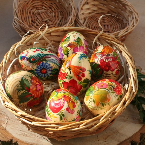 Handbemalte Ostereier im Körbchen - 7 St. helle Farben - Ukrainische Malerei