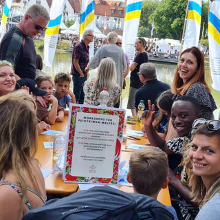 Donaufests Meisterkurse zur Petrykiwka-Malerei