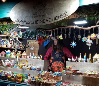 Petrykiwka-Malerei auf den Weihnachtsmärkte 2021