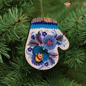 Christmas mitten wooden figure with blue flowers