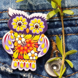 Folk-style brooche Owl, made of wood and painted by hand, Petrykiwka painting