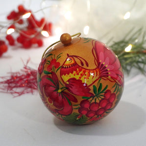 Unique wooden Christmas balls hand-painted according to old tradition