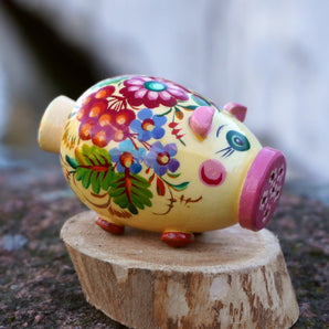 Hand made Salt-, pepper- shaker of wood, with traditional ukrainian painting