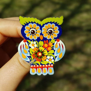 Hand painted brooche owl, made of wood and painted by hand