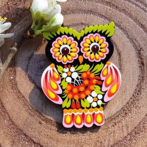 Folk-style brooche Owl, made of wood and painted by hand, Petrykiwka painting