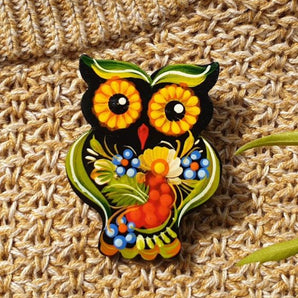 Brooche Owl, made of wood and painted by hand