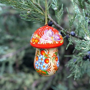 Fly agaric lucky charm and small gift box, wooden Christmas tree decoration