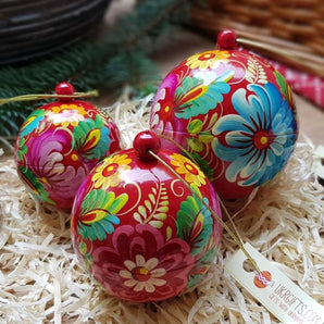 Red Christmas balls that open, set of 3 (8-7- 5.5 cm)