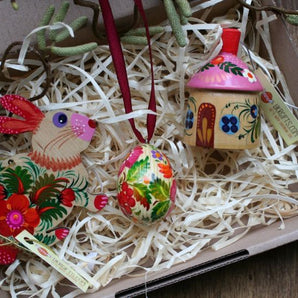 Exclusive Easter decoration set made of wood - rabbit, bell, painted Easter egg - traditional handicraft