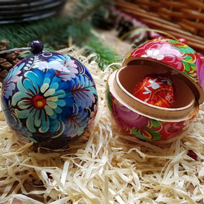 Blue wooden Christmas tree ball with hand-painted floral pattern, 8 cm