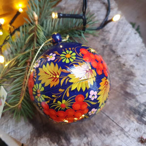 Hand painted wooden christmas ball and box for small presents, traditional Petrykivka painting, 8 cm