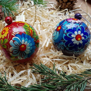 Small wooden Christmas tree balls - red and blue with floral pattern, set of 2, 5.5 cm