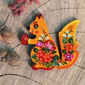 Anima-shaped fridge magnet - Squirrel - hand painted on wood