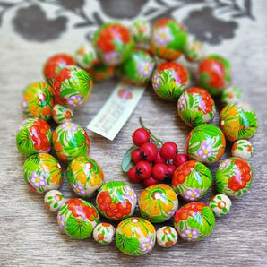 Folk fashion wooden bead necklace, hand painted