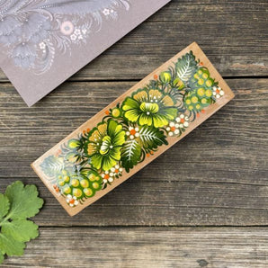 Exklusive Haarspange aus Holz mit Blumenmuster - Ukrainischer Haarschmuck