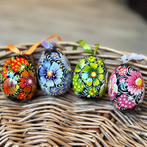 Boule De Noël En Bois Peinte à La Main - Œuf Suspendu Par Sirovatkina - Russie
