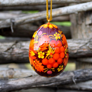 Ukrainian egg painting with the bird, Petrykivka-painting