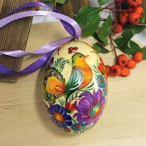 Ukrainian egg painting with the bird, Petrykivka-painting