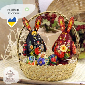 Easter basket with 2 funny Easter rabbits and 3 small Easter eggs made of wood - handicrafts