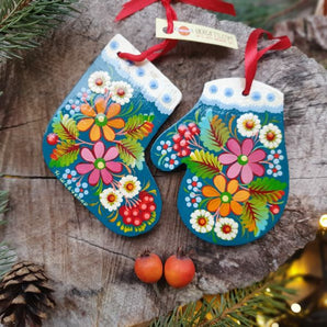 Christmas decorations - boots and gloves with floral pattern