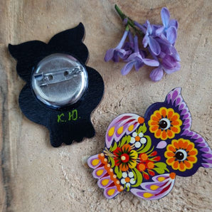 Hand painted brooche owl, made of wood and painted by hand