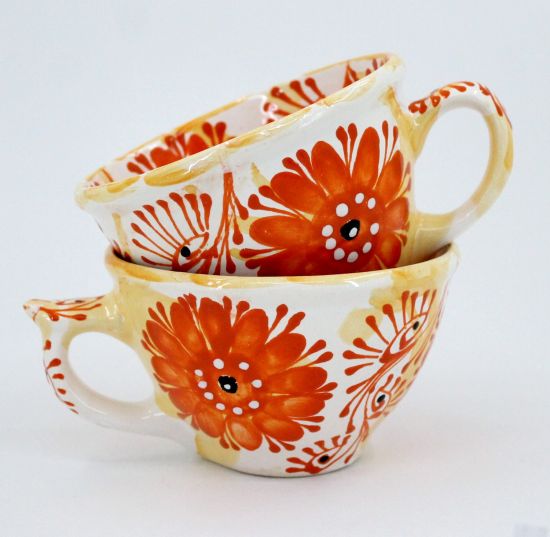 Nette Tasse aus Keramik mit Orangenblumen
