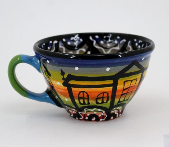 Schöne Kaffeebecher aus Keramik mit Häusschenmotiven