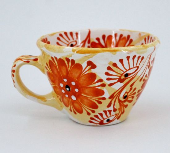 Nette Tasse aus Keramik mit Orangenblumen