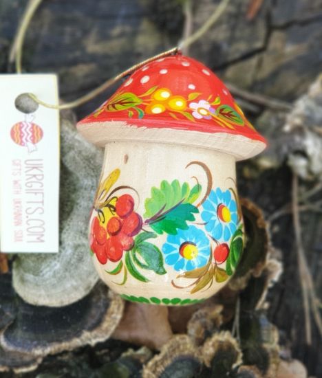 Wooden mushroom ornament and small present box