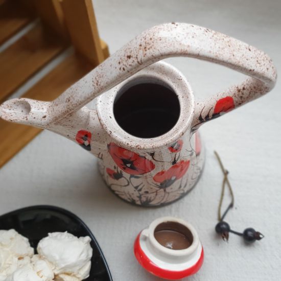 Originelle Teekanne "Mohn im Schnee" von Hand bemalt