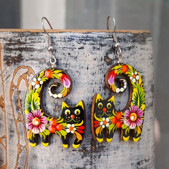 Lustige Katzen - Ohrringe aus Holz, handbemalt mit Blumenmuster
