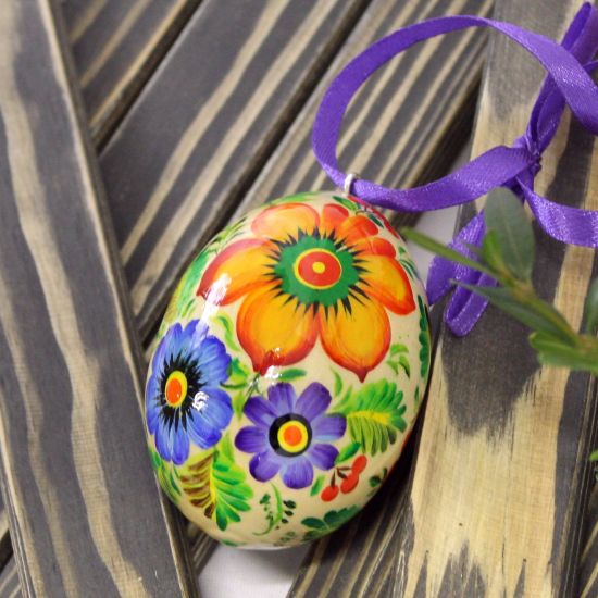 Hand painted Easter egg decoration, Ukrainian Petrykivka painting
