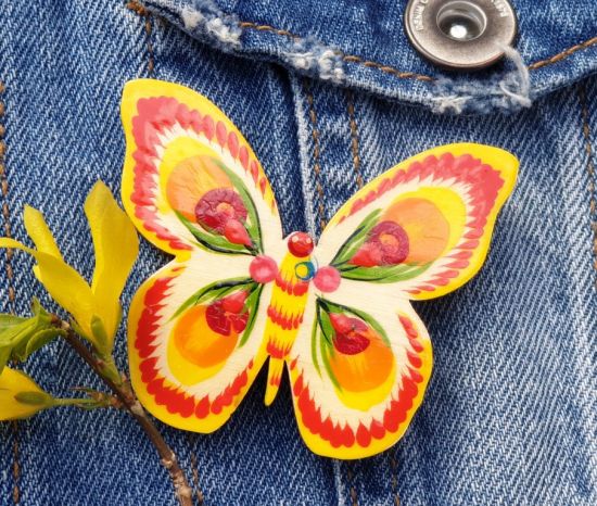 Wooden pin Butterfly, hand painted in traditional ukrainian style