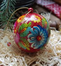 Ukrainian painted Christmas balls in red