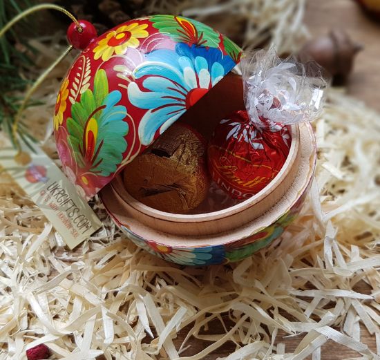 Ukrainian painted Christmas balls in red