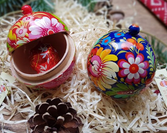 Hand painted wooden christmas balls and box for small presents, traditional Petrykivka painting, Set of 2 pcs, 7 cm