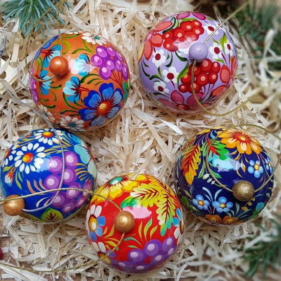 Set of 5 hand painted small christmas balls ornaments, each ball is a box for small christmas gift, 5.5cm