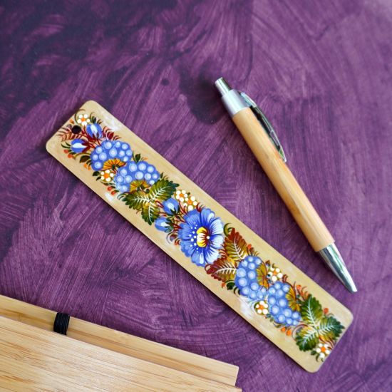 Beautiful wooden bookmark, hand painted in Petrykivka style