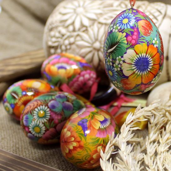 Hanging hand painted Easter eggs decorations 