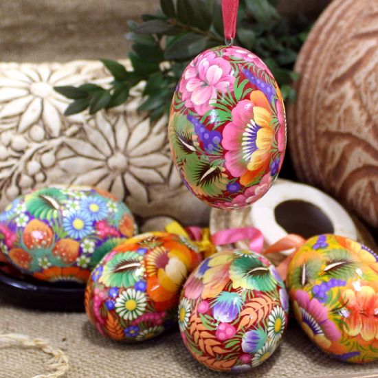 Hanging hand painted Easter eggs decorations 
