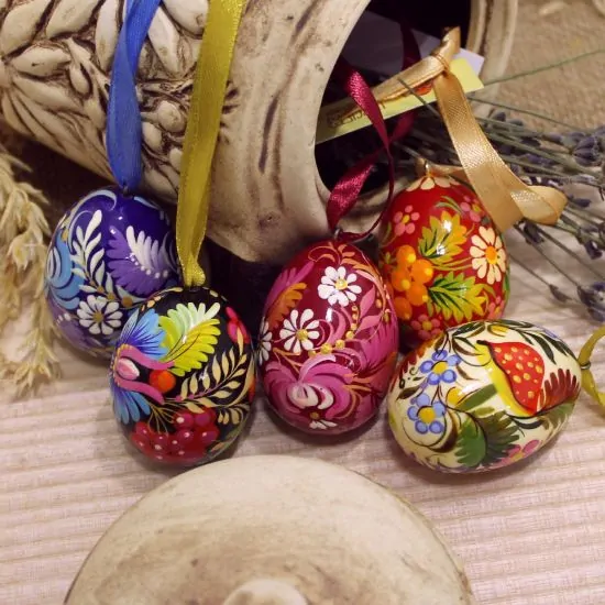 Mini eggs to hang, set with floral patterns - ukrainian wooden eggs