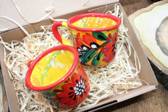 Bunte  Keramik Kaffee Tassen mit Blumenmuster -originell handbemalt