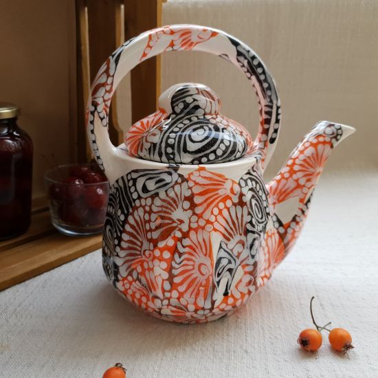 Originelle Teekanne aus Keramik mit abstrakter Malerei