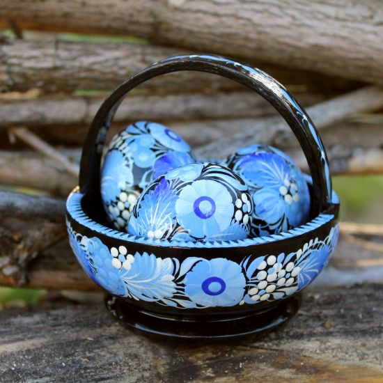  Ukrainian crafts handmade Easter gift - basket with small Easter eggs