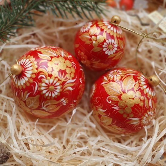 Set of hand painted christmas balls, each ball is a box for small christmas gift, wooden and light (8,7 und 5.5 cm)