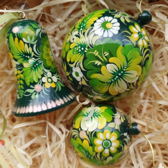 Green hand painted christmas balls and christmas bell, wooden and light (8, 5.5 cm)