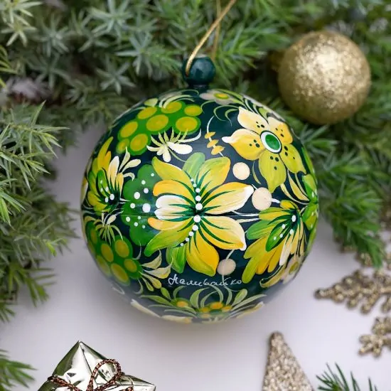 Hand painted Christmas balls made of wood