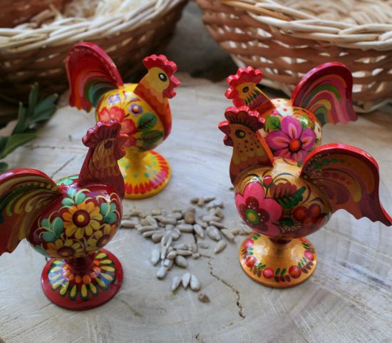 Rooster decoration made of wood and hand painted