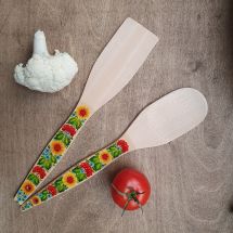 Kitchen wooden accessories - spatula and wooden spoon - hand painting