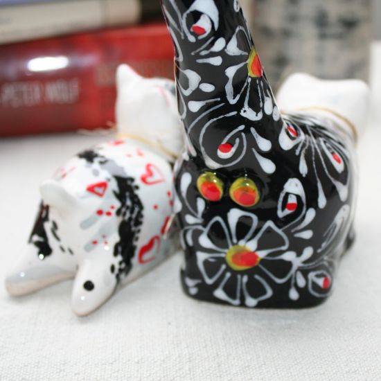 Verliebte Katzen Pärchen - Keramik Figuren - lustige Katzen - Valentinstag Geschenk